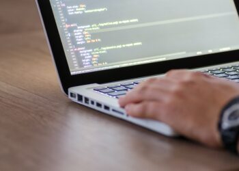 What is a programming language and its features